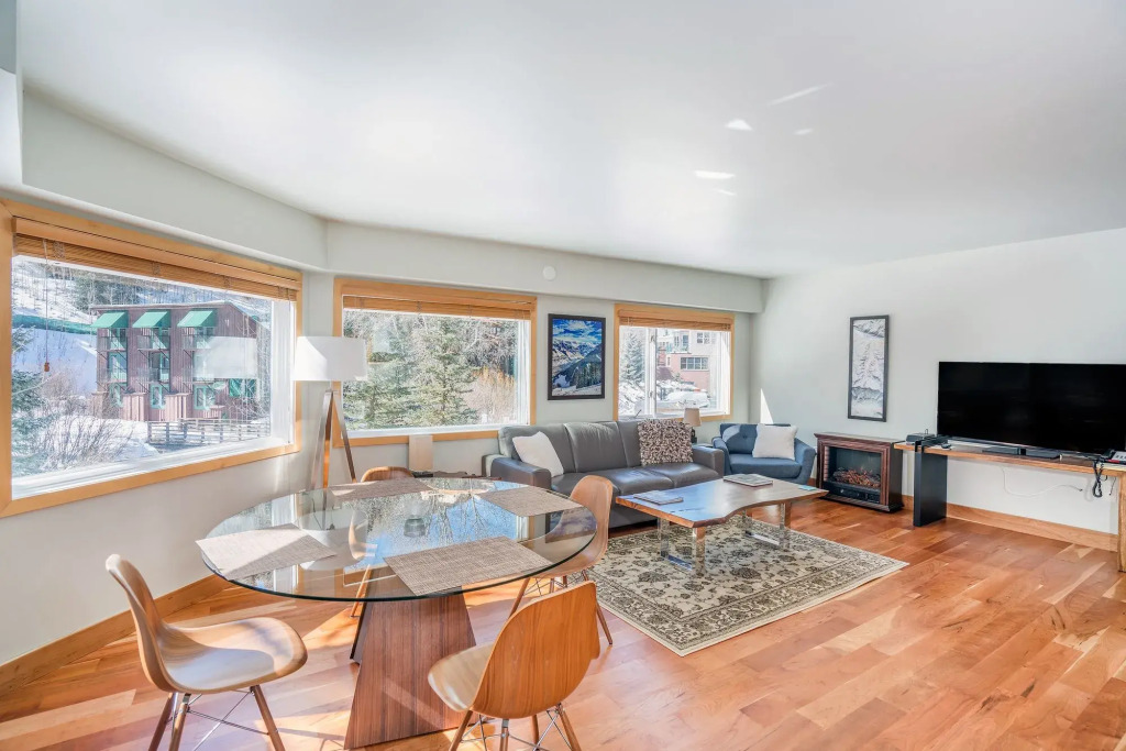 Ice House Suites and Condominiums
