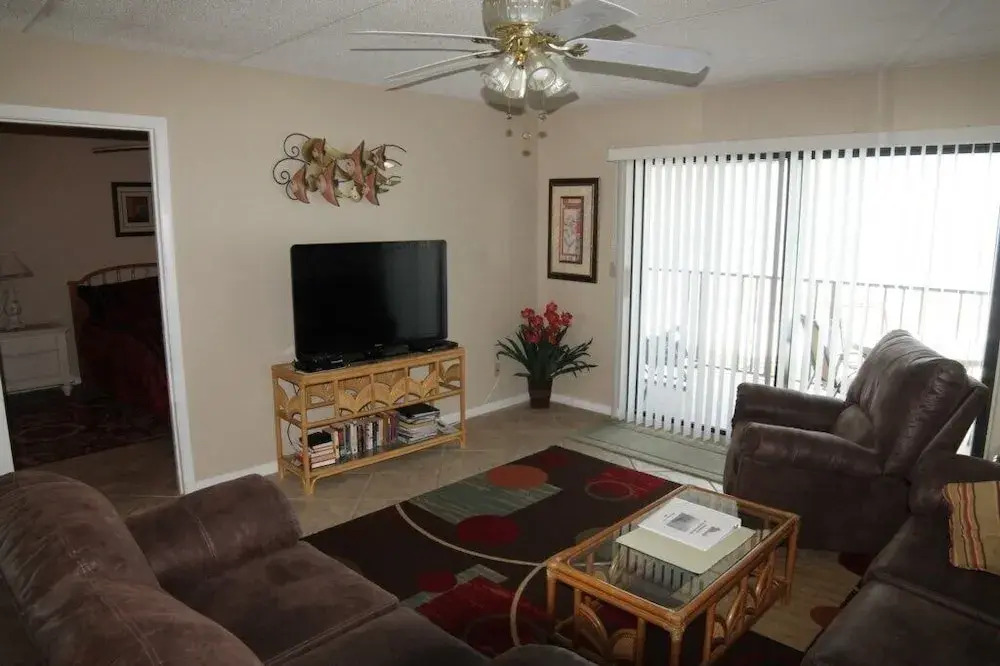 Windjammer 407 2 Bedroom Condo
