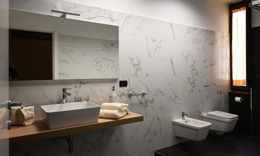 Palace Eight - Suites & Spa