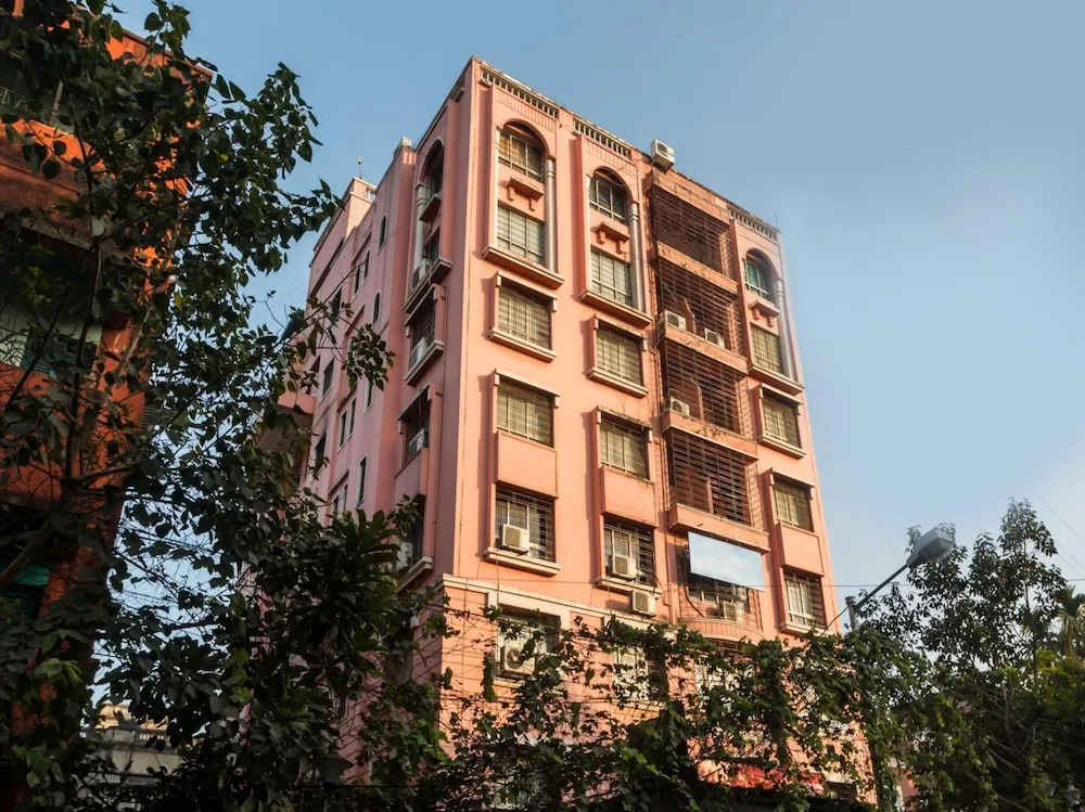 Malik Court by OYO Rooms
