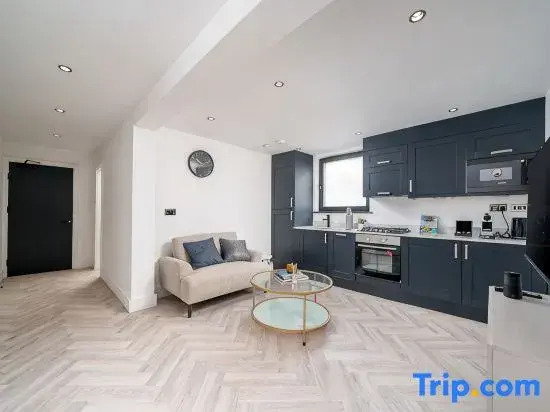 Stunning 2 Bed with ensuite near Elephant & Castle