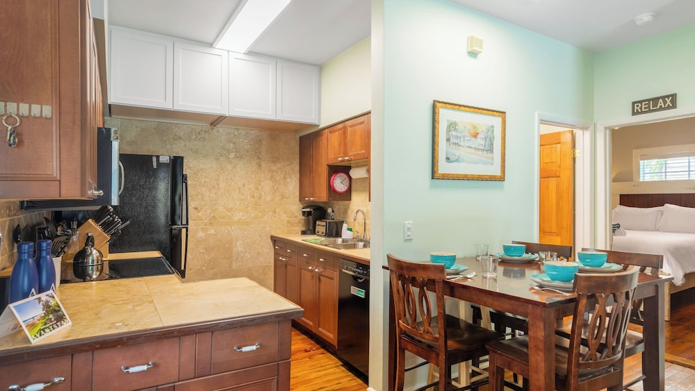 Prime Old Town Location w/ Pool, Walk to Duval Steet Blue Heron by Avantstay