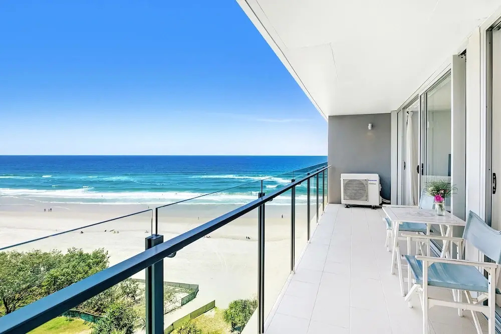 Absolute Beachfront - Central Surfers Paradise