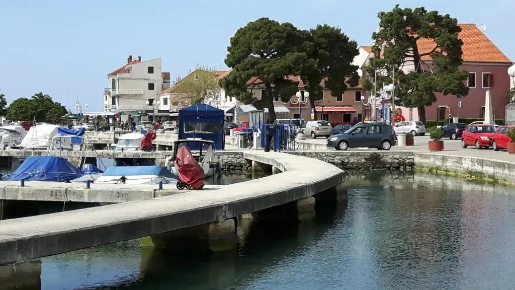 Apartments Davor