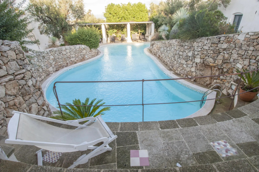 Romantic Flat with Pool