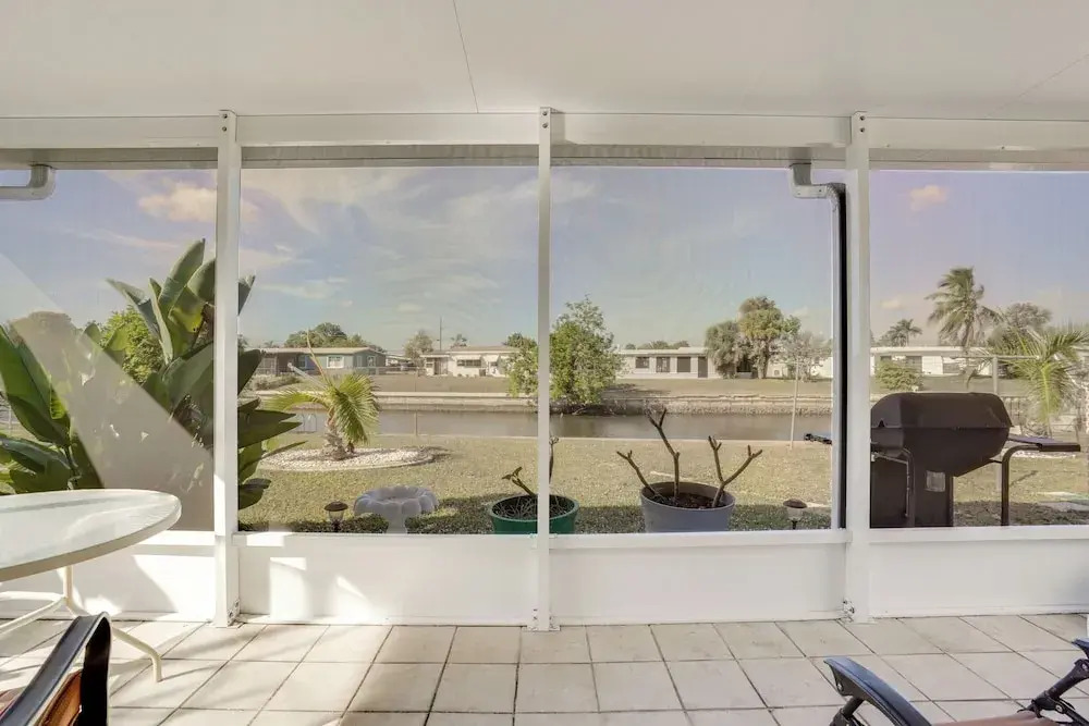 Waterfront Gulf Access Beach House w Lainai