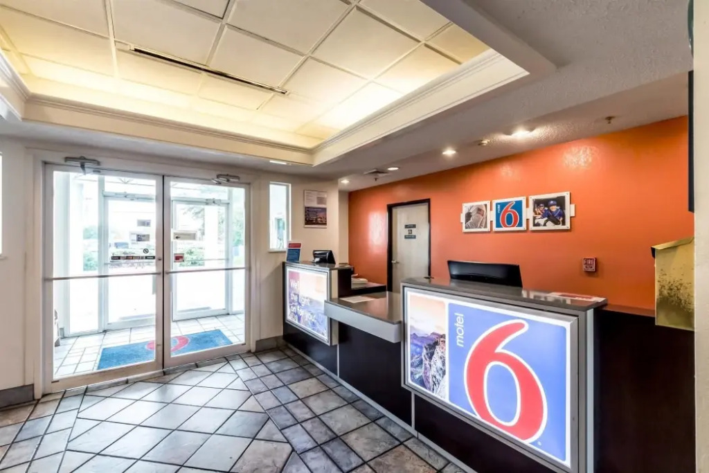 Motel 6-San Antonio, TX - South