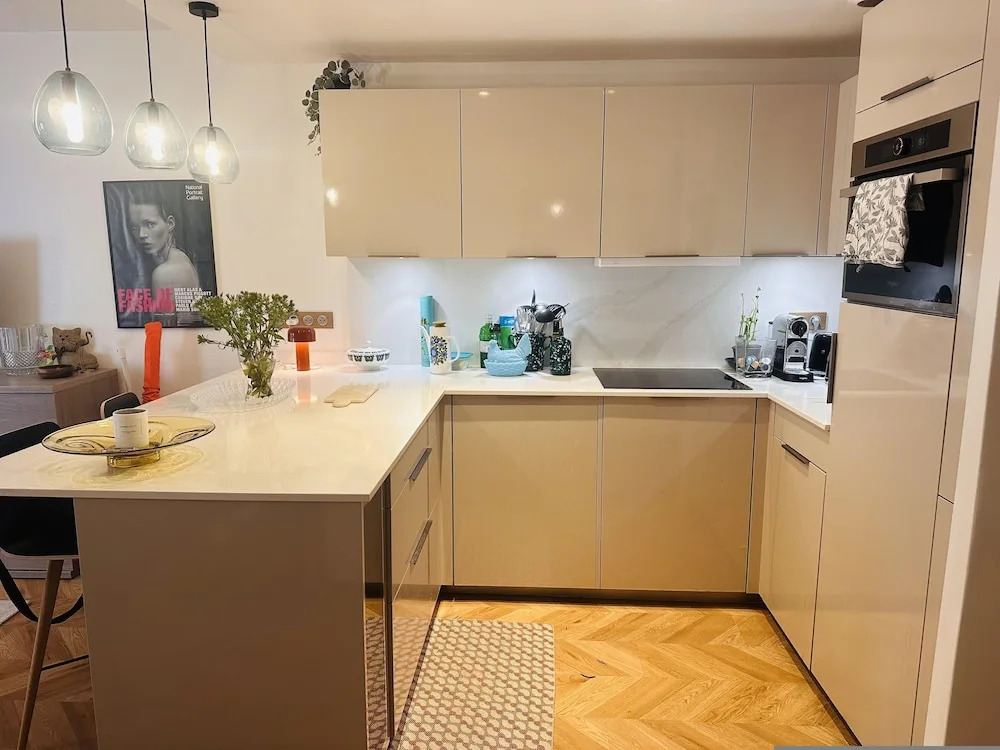 Lovely one Bedroom Apartment With Balcony Wifi Just Minutes Walk From Palais and Cannes Beaches - 109