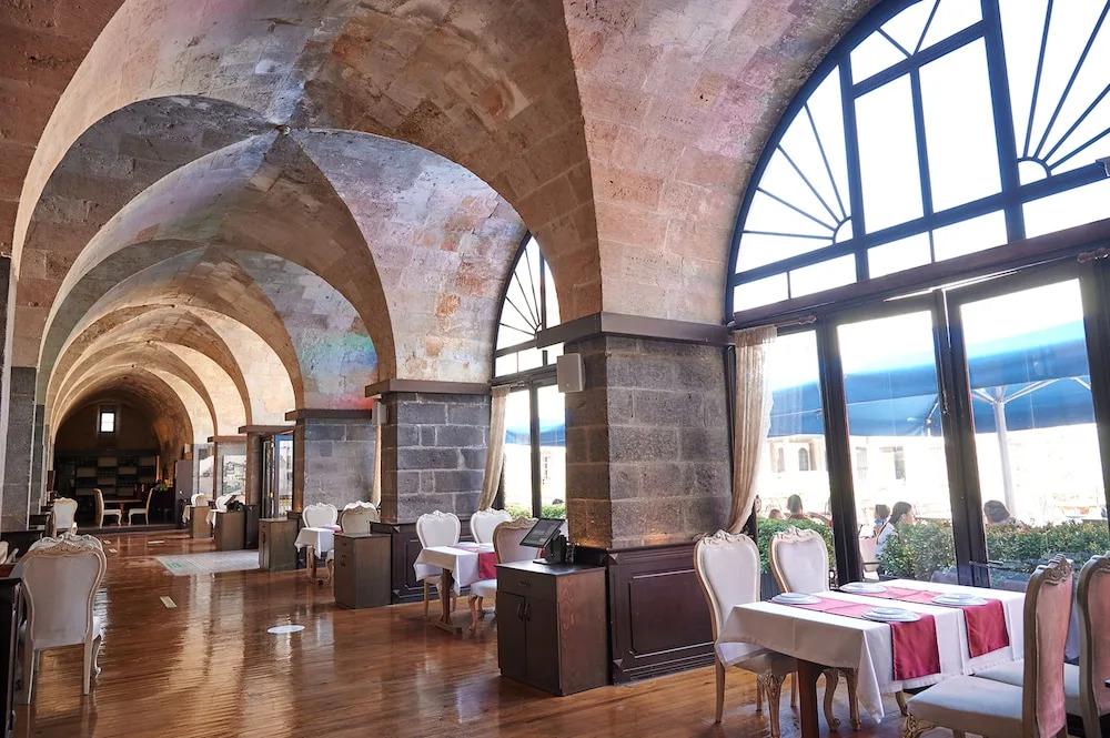 Bayazhan Hotel ve Restaurant
