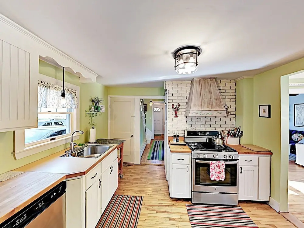 1 Tupper Rd House - 3 Br Home