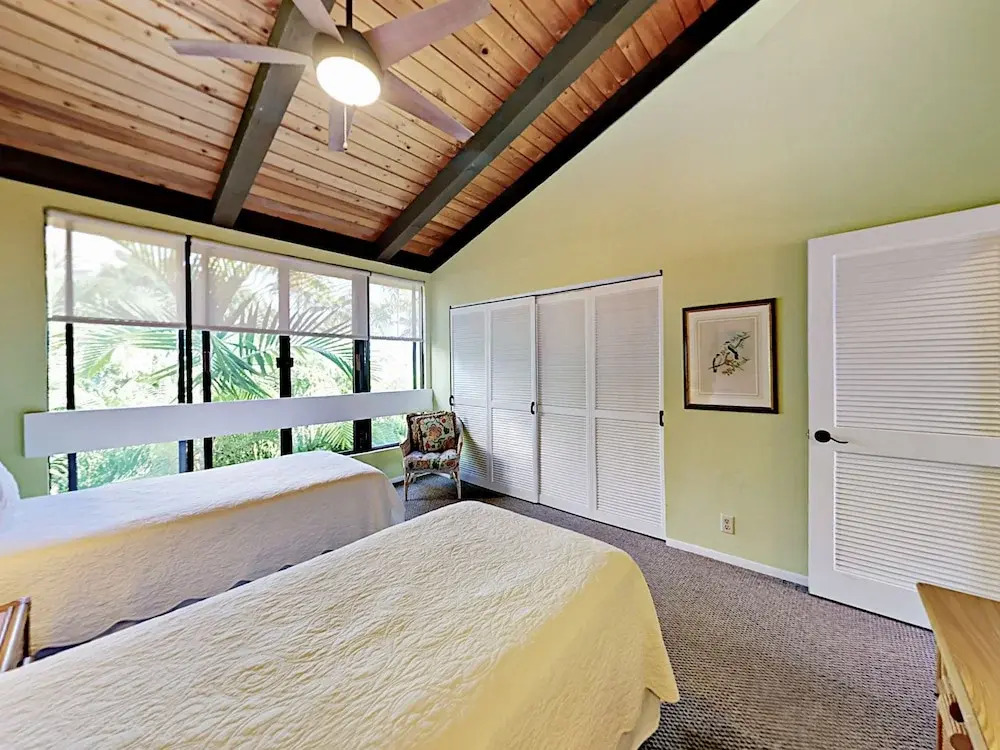 Unobstructed Oceanfront! 2br + Loft W/ Lanai, Pool 2 Bedroom Condo