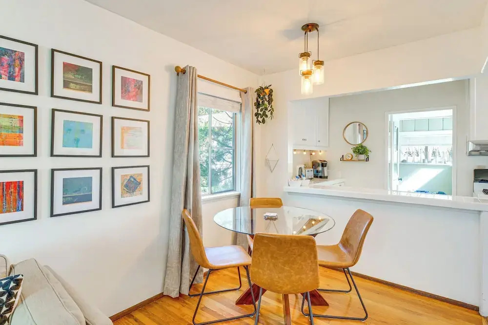 3 Mi to Universal Studios: Chic Home w/ Yard!