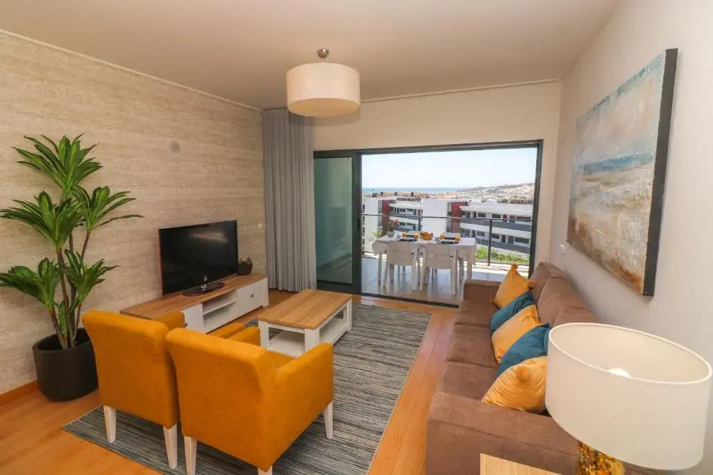 MC Suites Lagos with Pool and sea view
