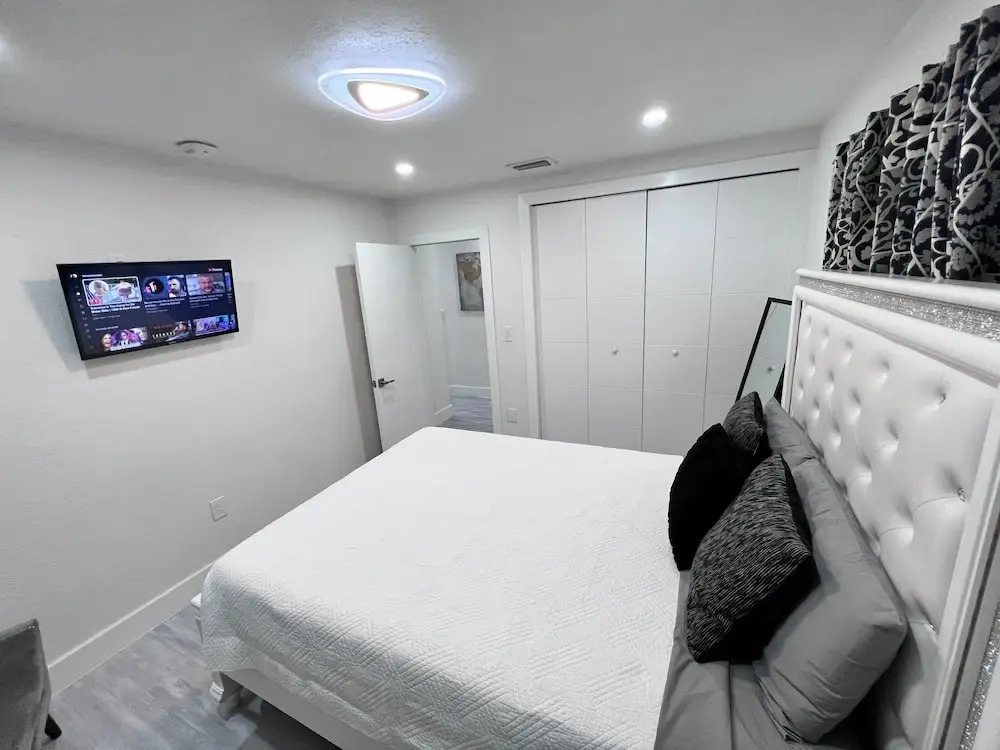 ??stylish 2 Bedrooms Apartment By Miami Airport