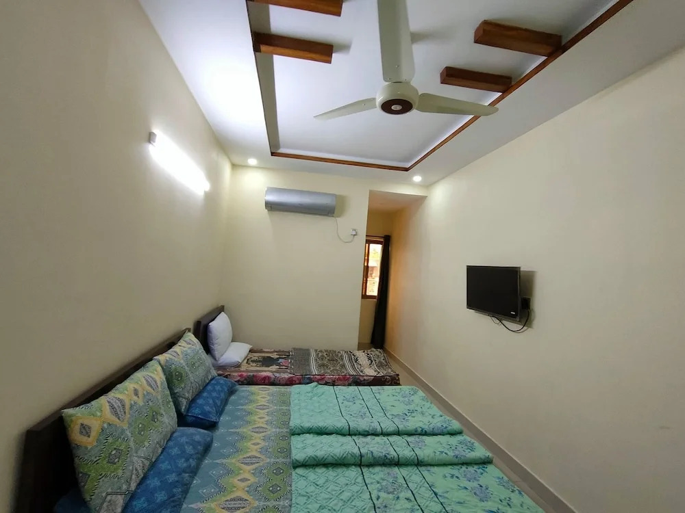 The Mall Luxury Guest House