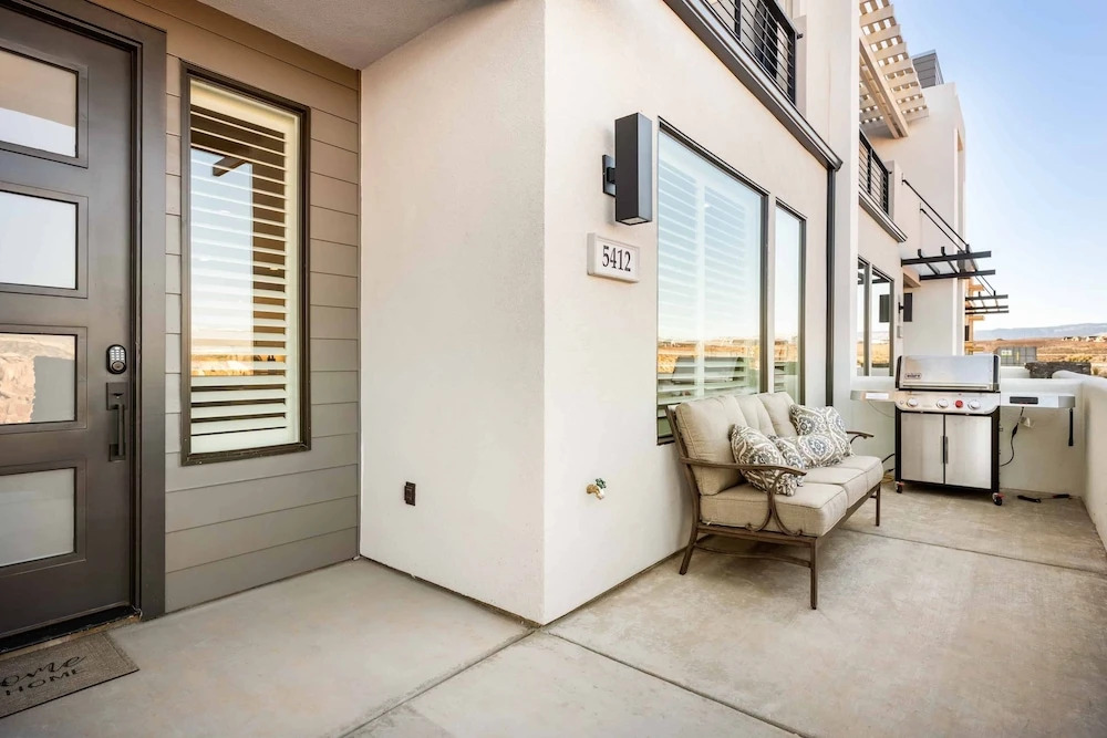 Desert Daydream 4 Bedroom Townhouse