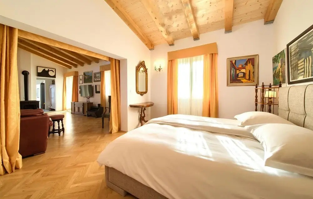 Amazing Home in Vrh With 1 Bedrooms, Wifi and Outdoor Swimming Pool