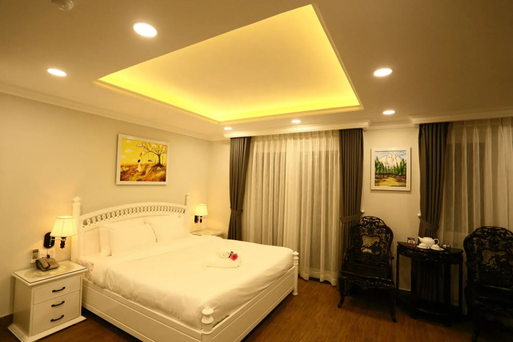 Diamond Queen Hotel