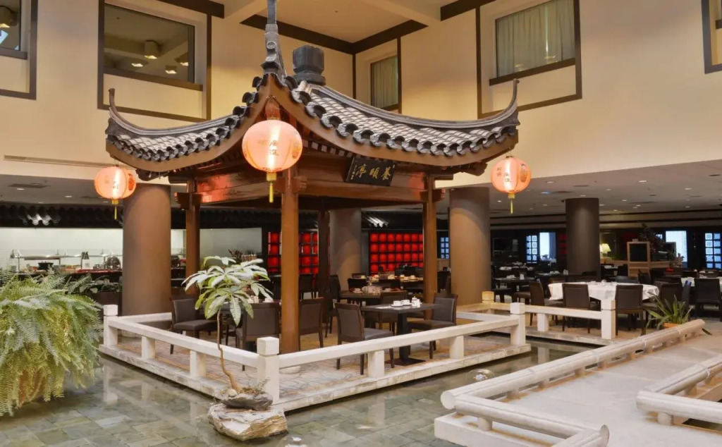 Holiday Inn Montreal Centre Ville Downtown by IHG