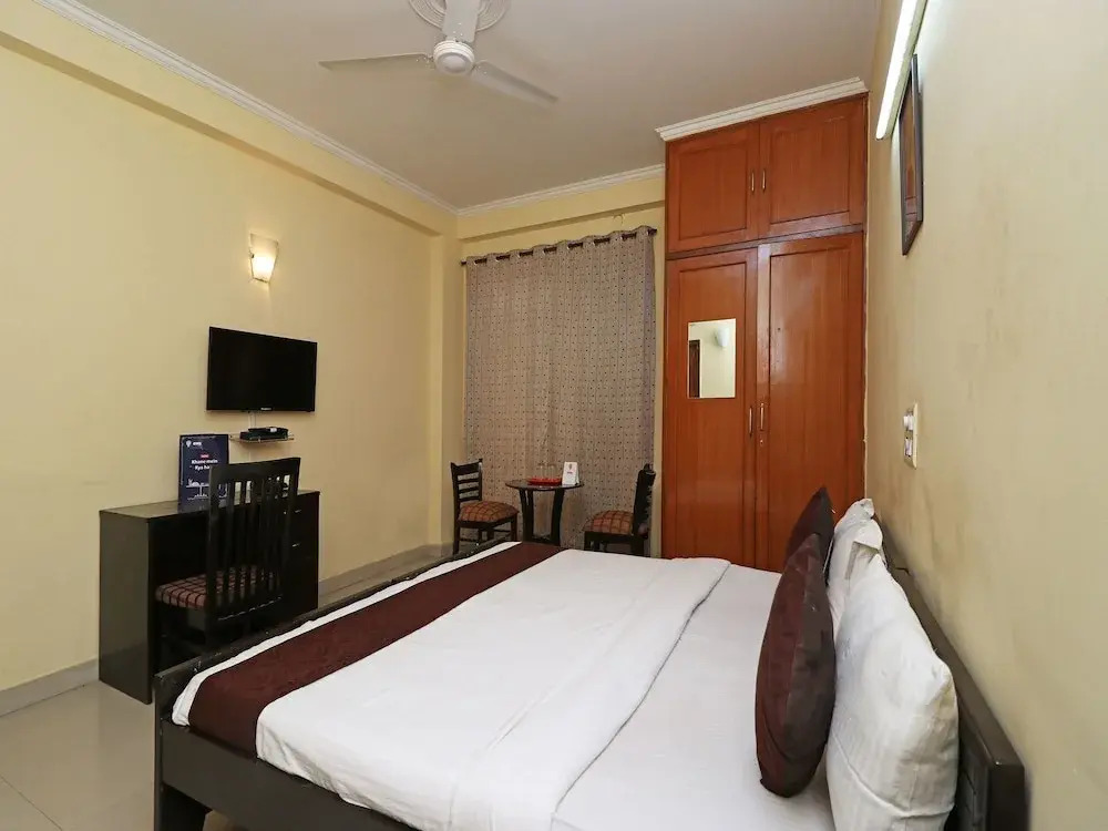 Divine Inn by OYO Rooms