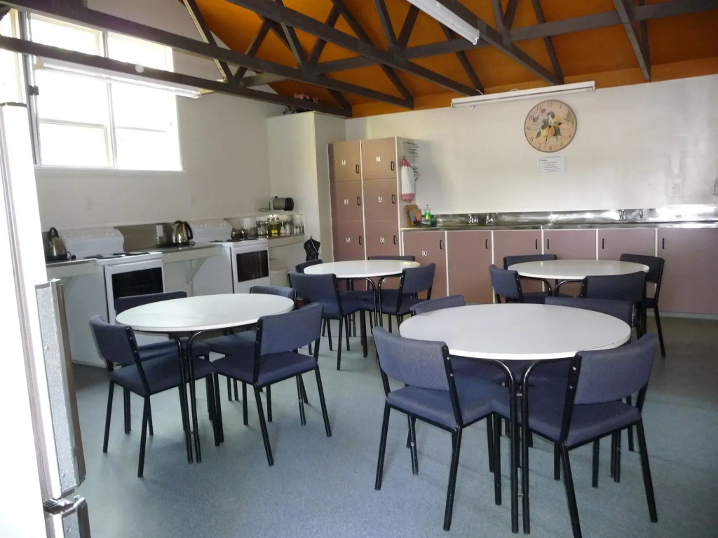 Sportmans Lodge