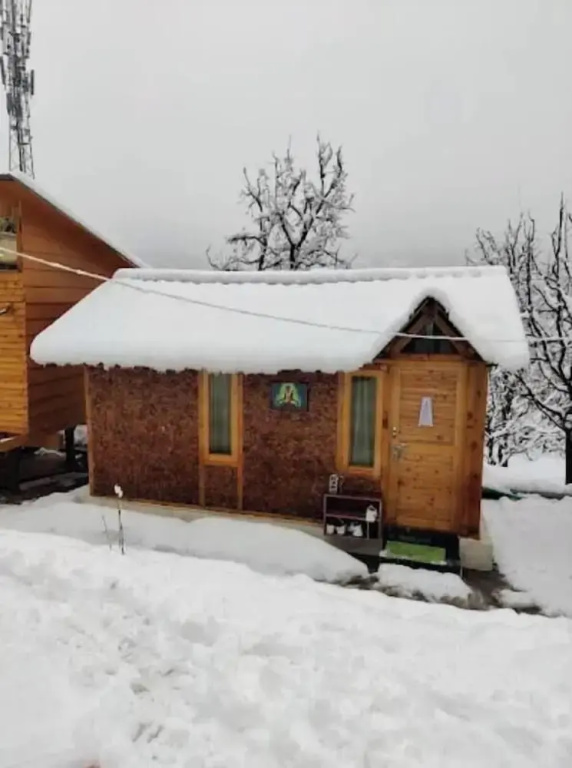 Manali Treehouse And Cafe