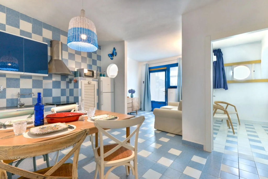 Enjoy a fantastic view from your private pool in the centre of Capoliveri-Tramonto Stella
