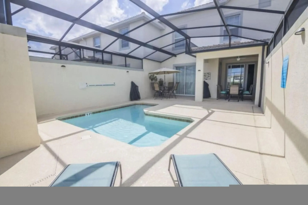 Just 5 Miles to Disney - Pool - Lake Views