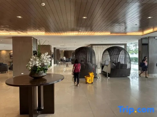 Modern Studio Condo - Shore near MOA 403