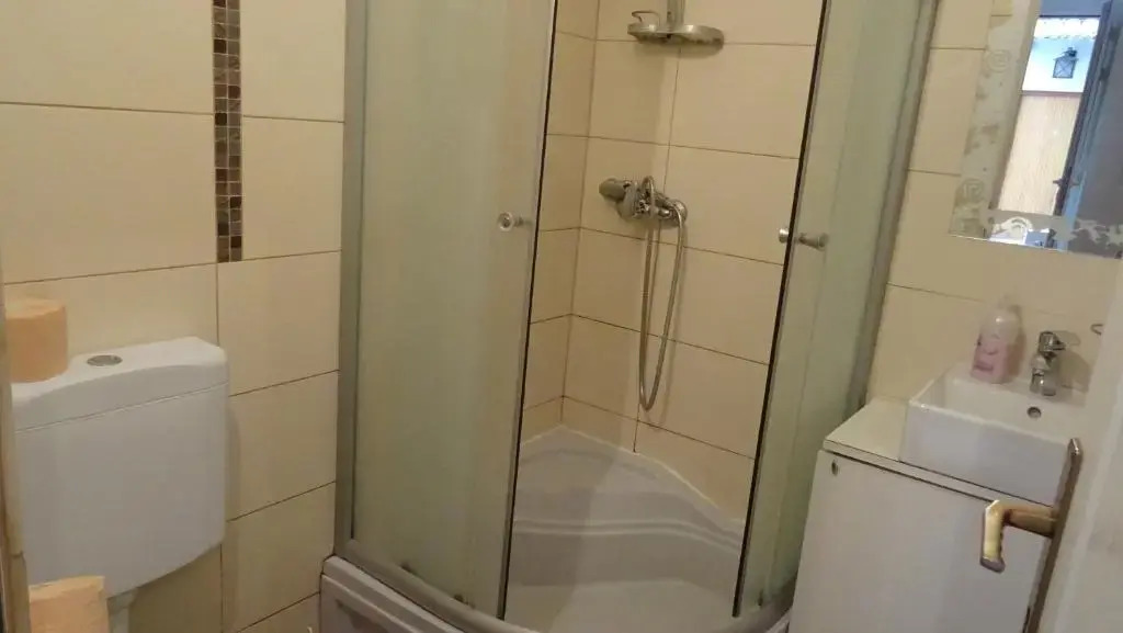 Eldi Apartments