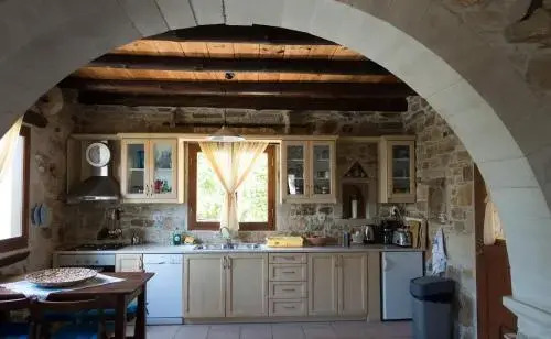 O Ilios House