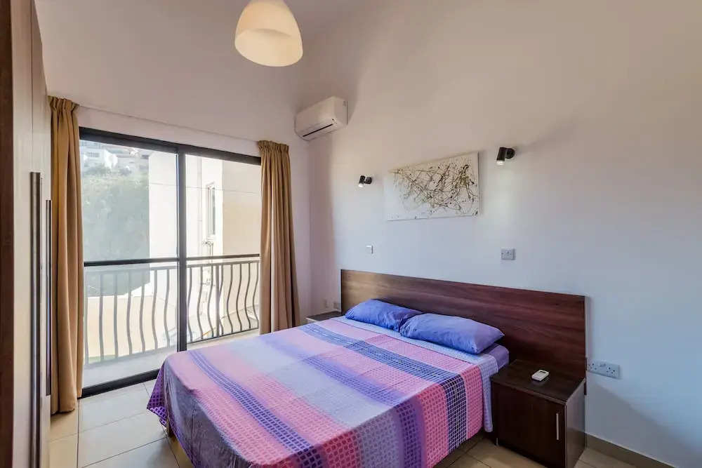 Blue Harbour 4 – Seafront 3 bedroom self catering holiday apartment with terrace