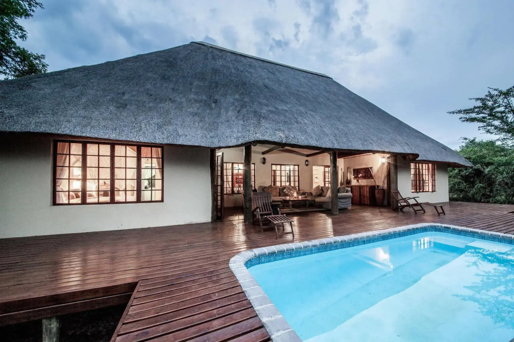 Rhino River Lodge