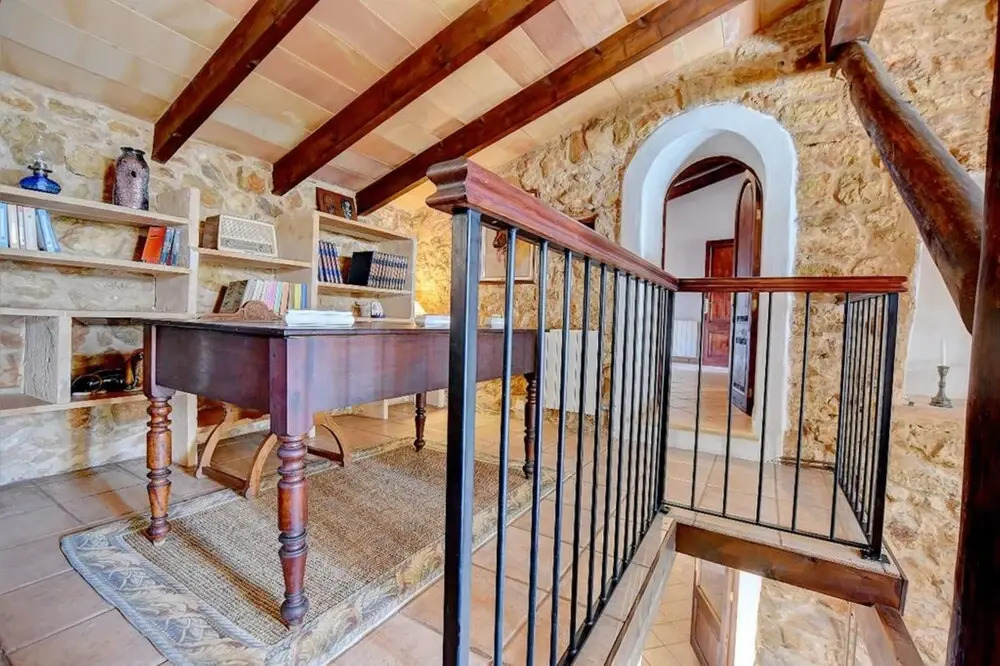 Villa - 4 Bedrooms with Pool - 107803