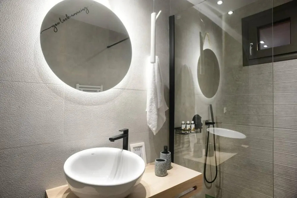 Damona 2BR Luxury Home With Garden