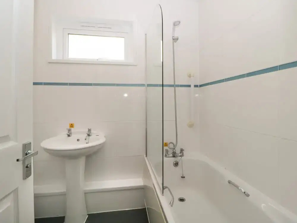Harcombe House Bungalow 2