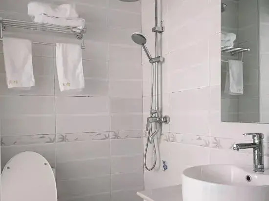 Mengcheng Zhongqing Business Hotel