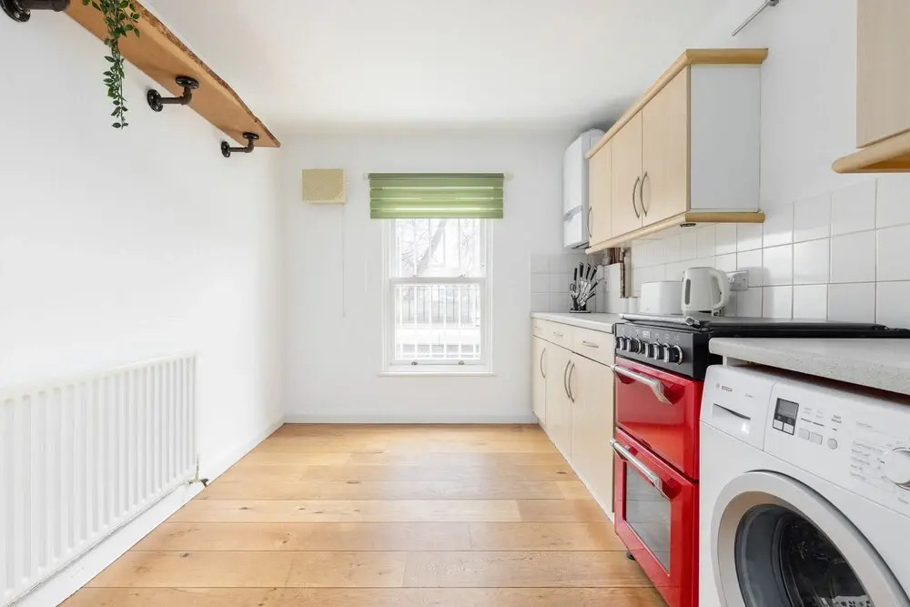 Magnificent 2 Bed Garden Flat in Oval