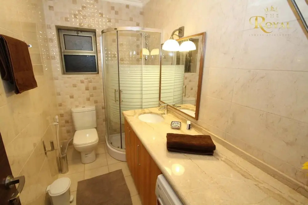 Royal Luxury Apartments & Studios
