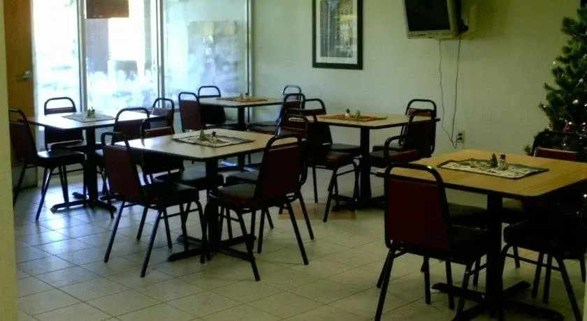Campton Parkway Inn