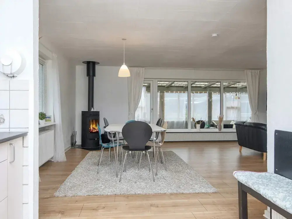 Cozy Beach House Retreat