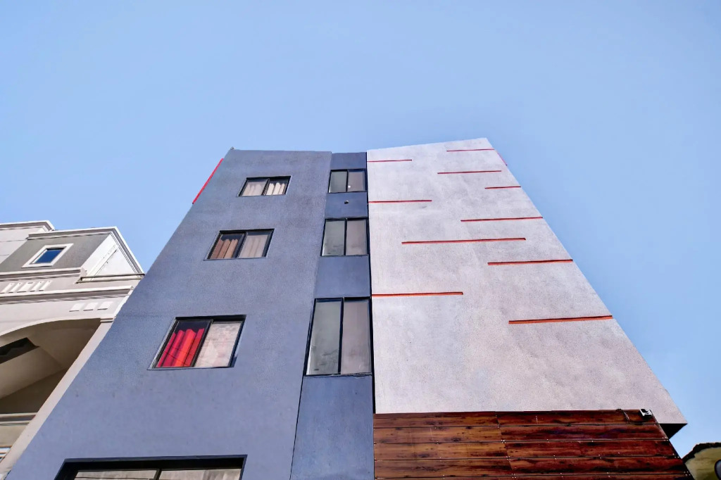 Townhouse 499 Hotel Lnk