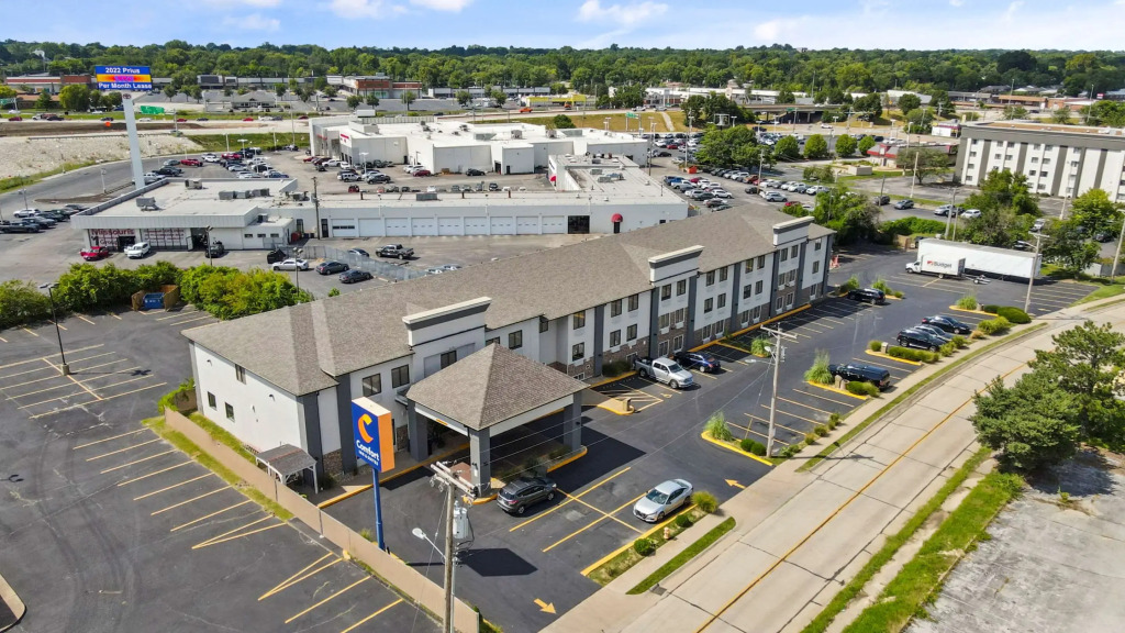 Comfort Inn & Suites Hazelwood - St Louis