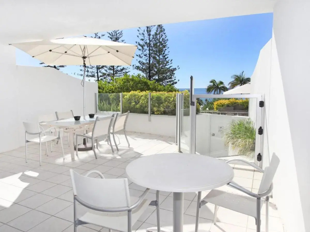 Sirocco 202 by G1 Holidays - Two Bedroom Beachfront Apartment in Sirocco Resort