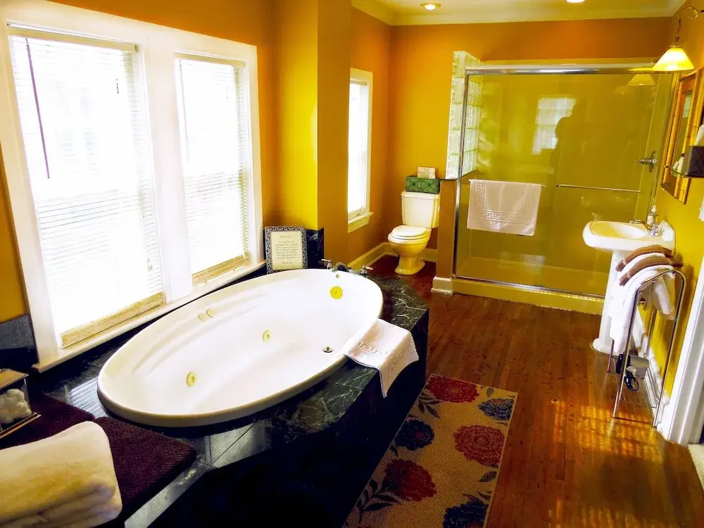 Inn on Crescent Lake Bed and Breakfast