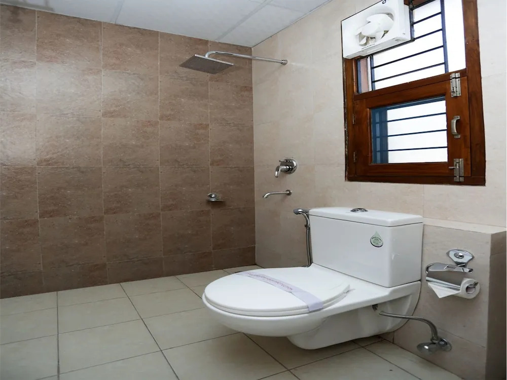 OYO 13435 Atithi Suites
