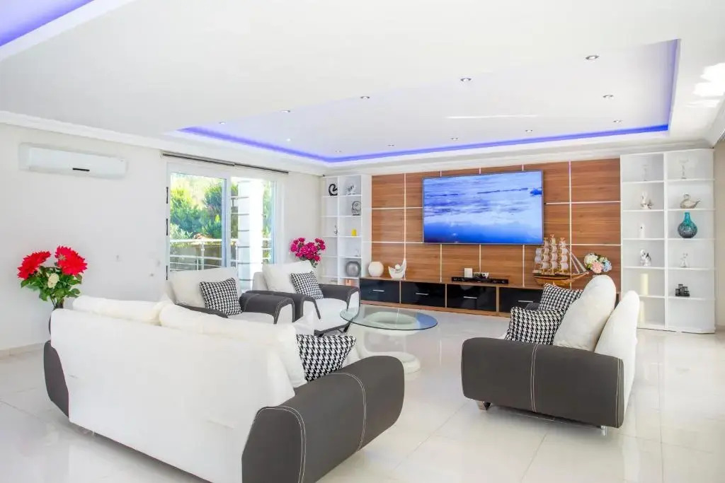 Villa Four Season 8