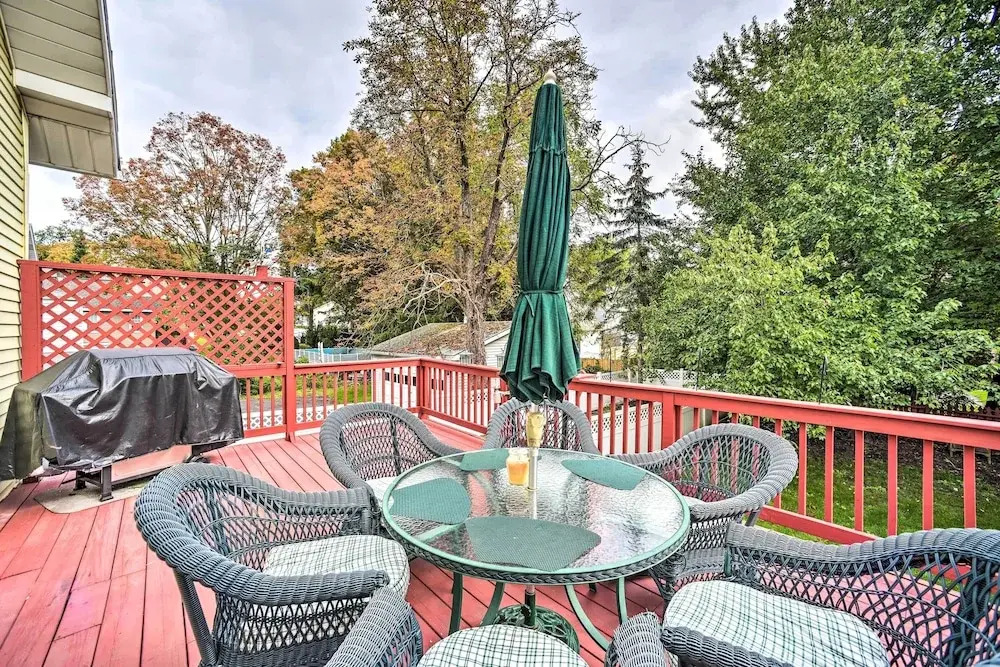 Pet-friendly Latham Retreat ~ 7 Mi to Albany!