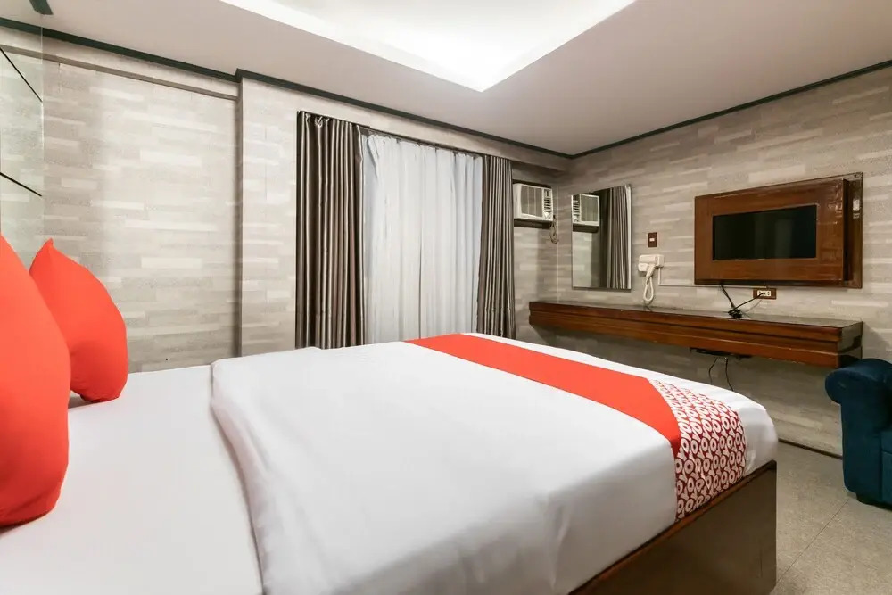 PARADISE HOTEL