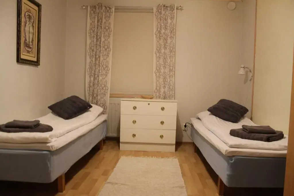 B&B RukaTupa